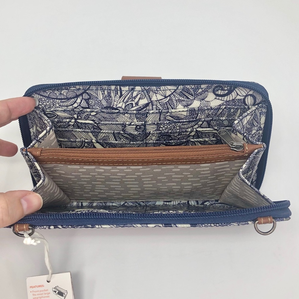 Sakroots Spirit Desert Smartphone Wristlet Wallet - Picture 10 of 16